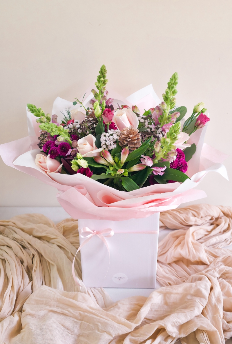 Sugar Plum Bouquet In Water