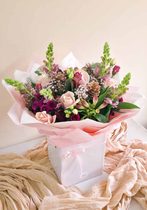 Sugar Plum Bouquet In Water