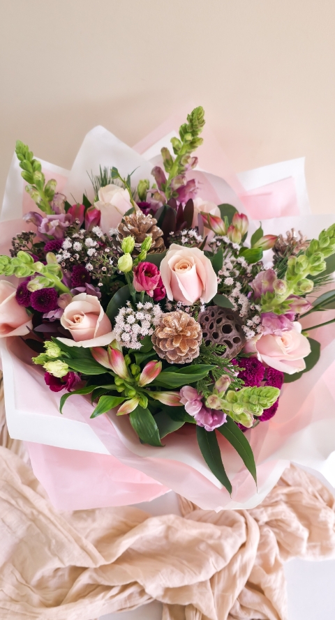 Sugar Plum Bouquet In Water