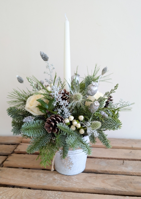 Christmas Table Arrangement