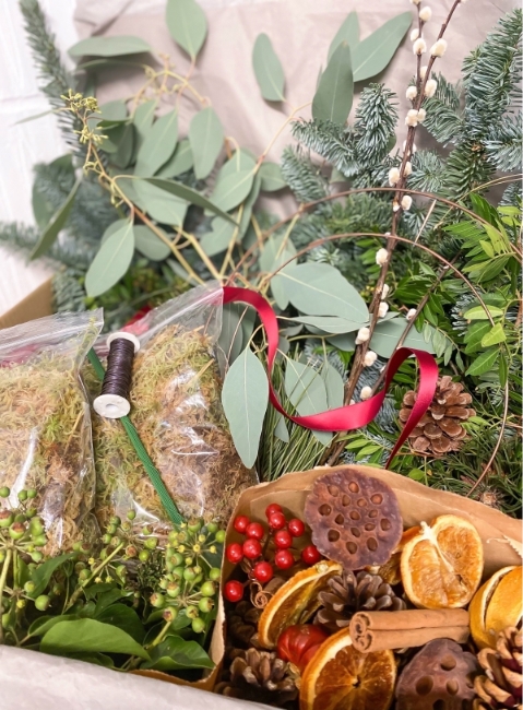 Festive D.I.Y. Wreath Kit