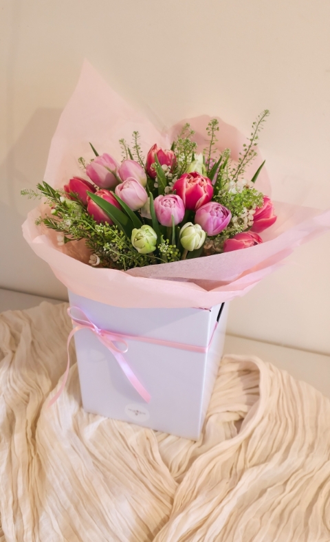 Luxury Smith & Munson Tulip Bouquet