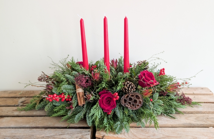 Traditional Christmas Table Arrangement