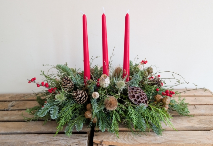 Traditional Christmas Table Arrangement
